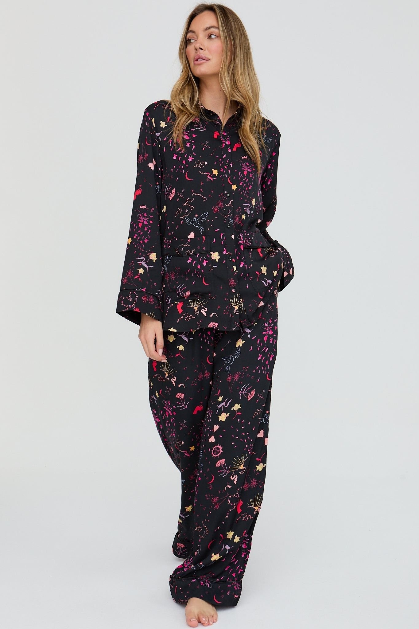 Lily and Lionel Lily and Lionel Women's Evie Long Sleeve Love Letter Print Pyjama Set In Black - 3