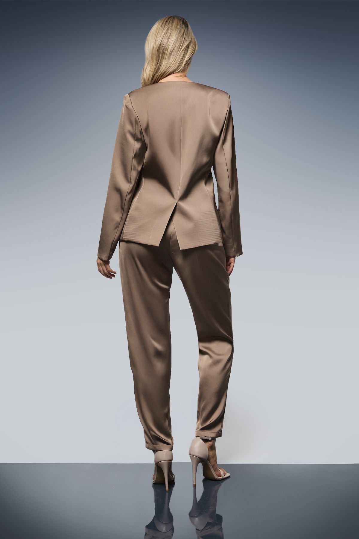 Dorothy Perkins Dorothy Perkins Women's V Neck Single Breasted Button Detail Blazer in Taupe - 3