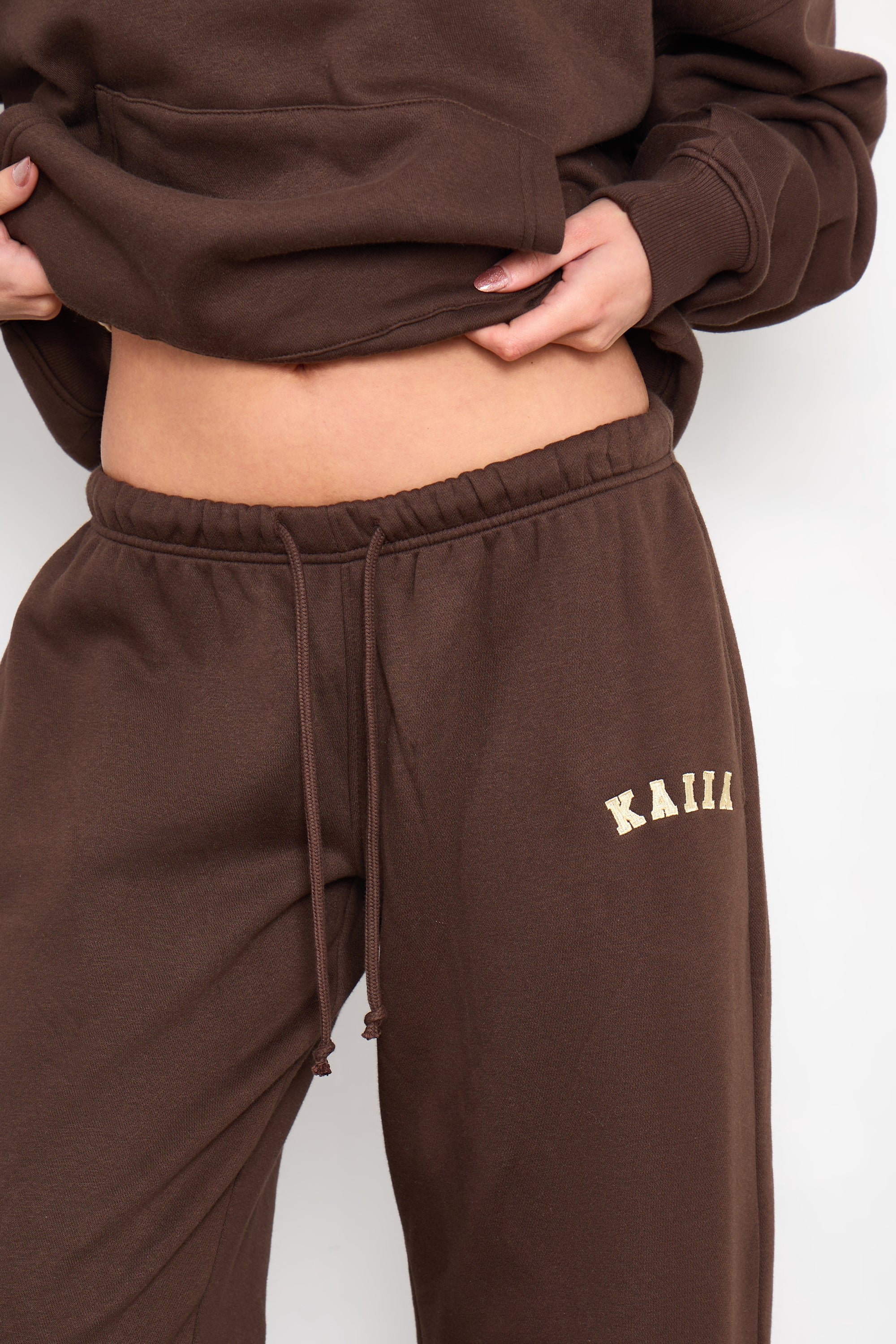 Kaiia Kaiia Slogan Wide Leg Joggers Bitter Chocolate & Butter Yellow - 2