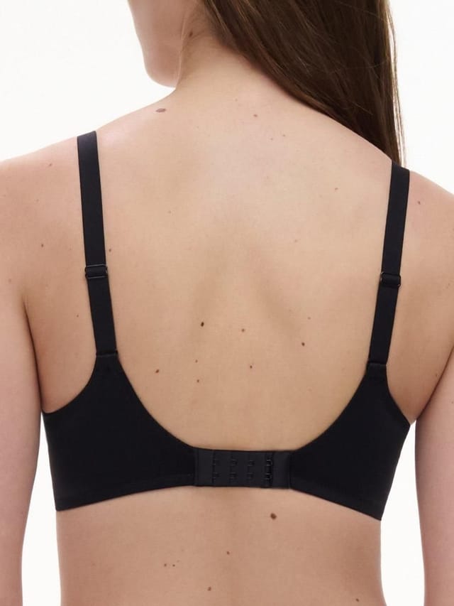 Chantelle Chantelle Women's Intrigue Memory Foam T-Shirt Bra in Black - 2