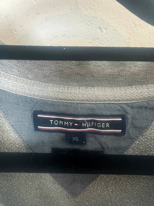 Tommy Hilfiger tommy hilfiger grey sweatshirt jumper extra large men’s
