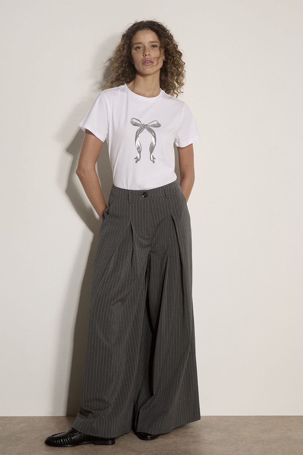 Apricot Apricot Women's Wide-Leg Pleat Pinstripe Trousers in Grey