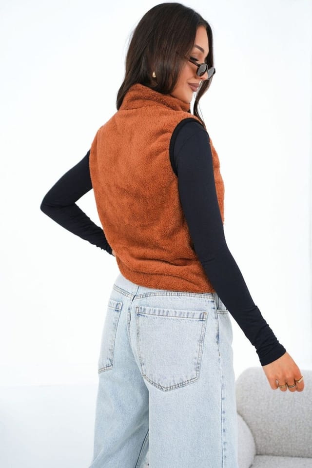 Love Lace Love Lace Women's Stylish Furry Polyester Zip Vest with Pockets in Brown - 3