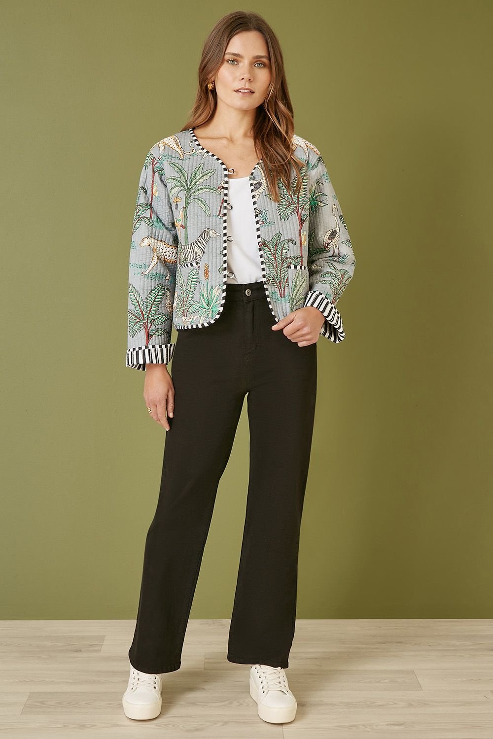 Yumi Yumi Women's Grey Animal Print Reversible Cotton Cropped Quilted Jacket - 3