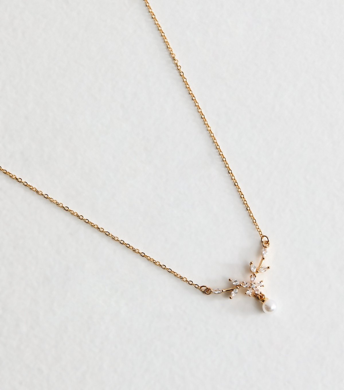 New Look Gold Tone Cubic Zirconia Leaf Centre Faux Pearl Drop Necklace New Look - 3