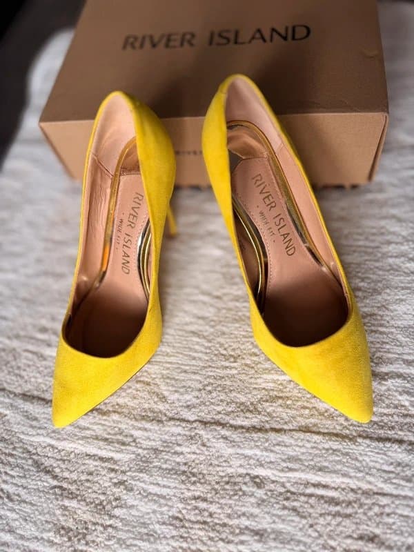 River Island River Island Yellow Suede Court Heels UK 3 Wide Fit | Pointed Toe | Boxed