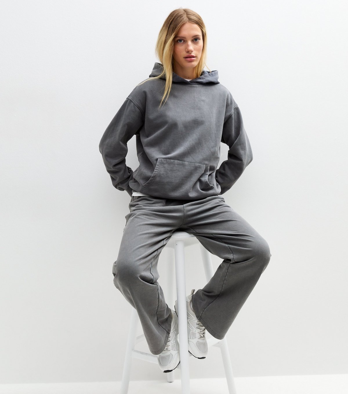 New Look Women's Grey Acid Wash Wide Leg Joggers New Look - 3