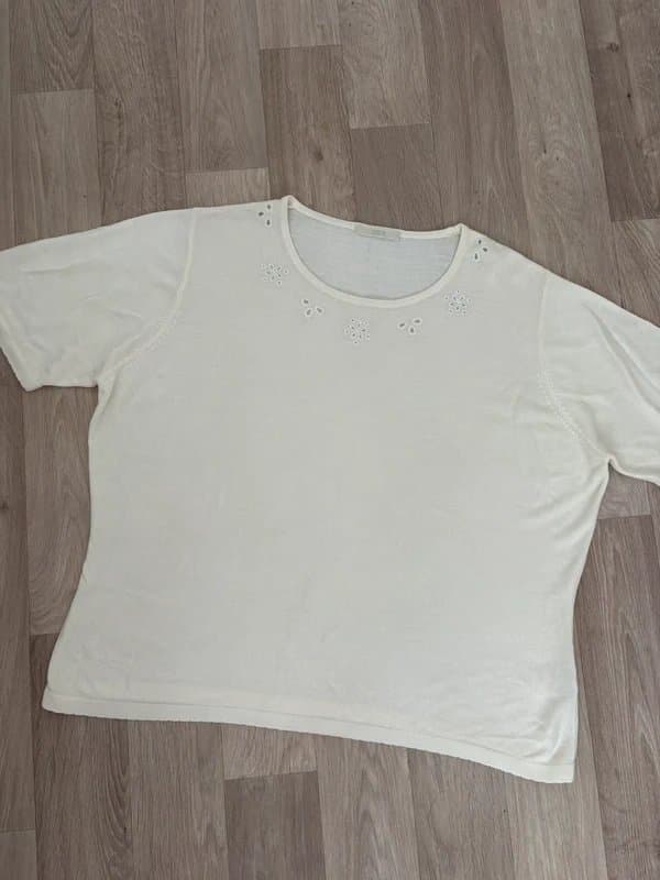 Marks & Spencer Vintage Marks & Spencer Cream Embroidered Knit Top UK 22 | Y2K Cottagecore Floral Detail