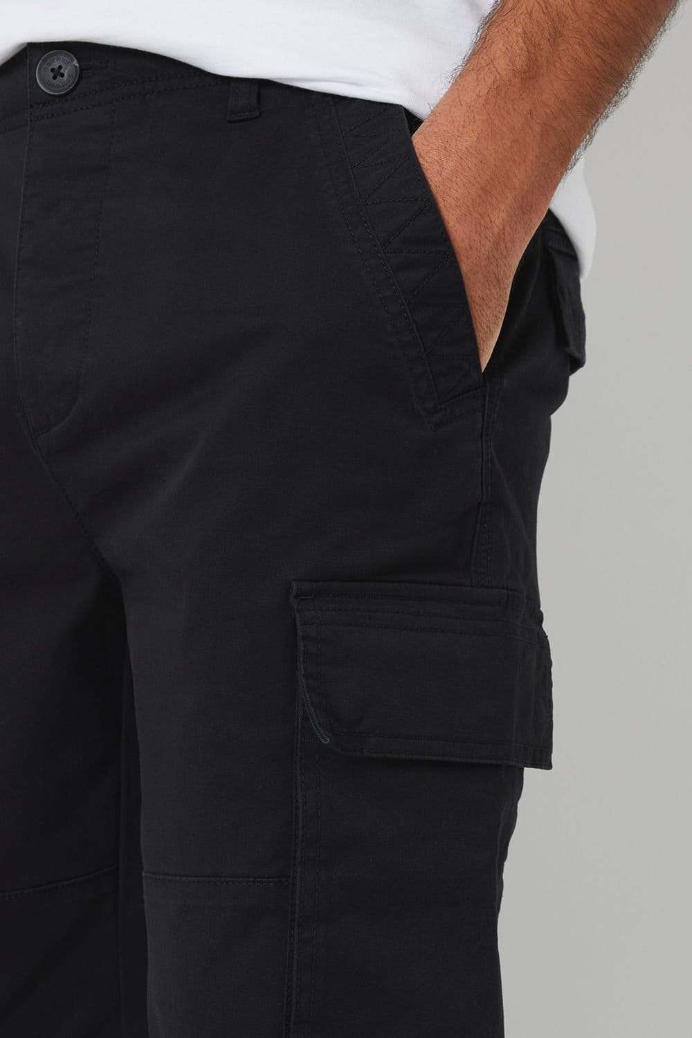 Saltwell Saltwell Men's Stretch Cotton Blend Cargo Trousers in Black - 4