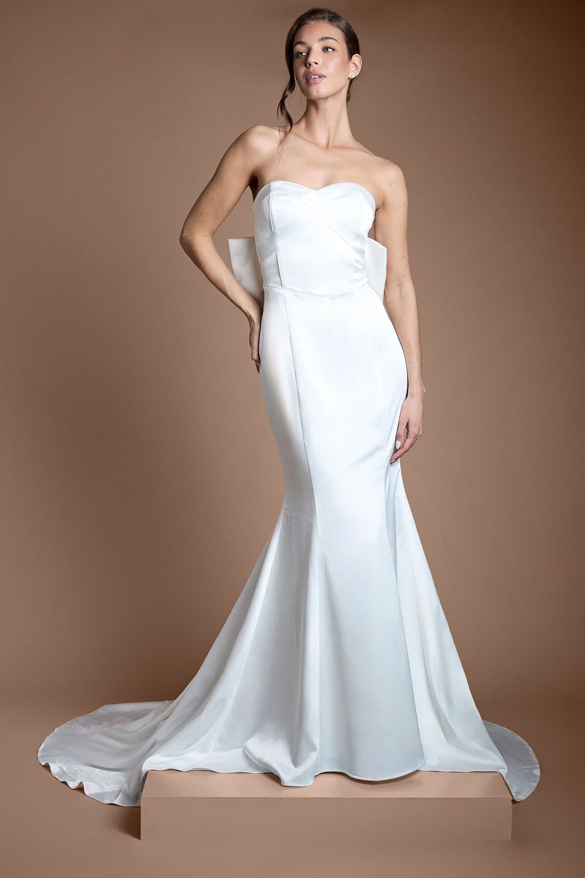 Coast Coast Women's Dramatic Bow Ponte Fishtail Wedding Dress in Ivory