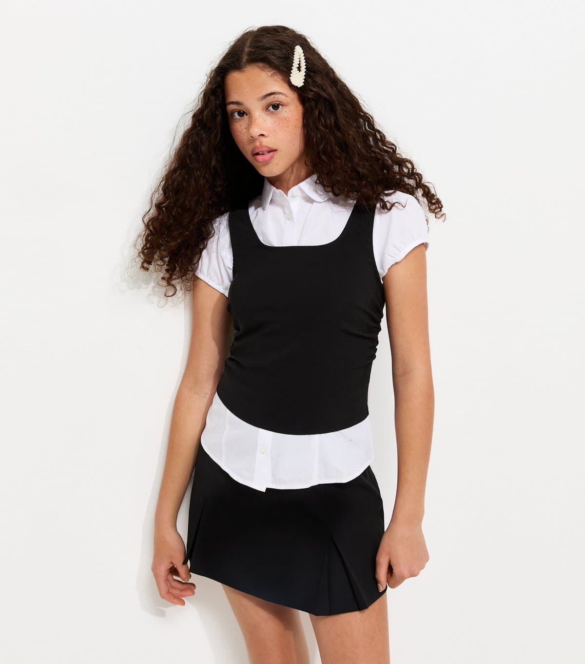 New Look Girls' Black Scoop Neck Sleeveless School Vest Top New Look