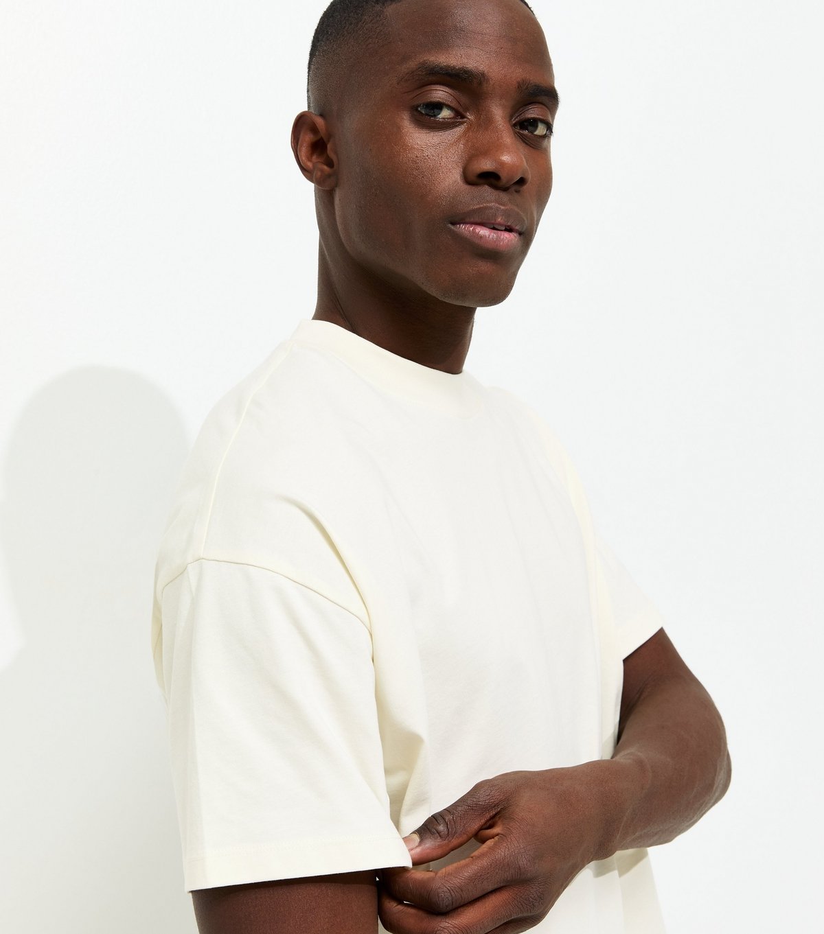 New Look Men's Off White Boxy Cotton Crew Neck T-Shirt New Look - 2