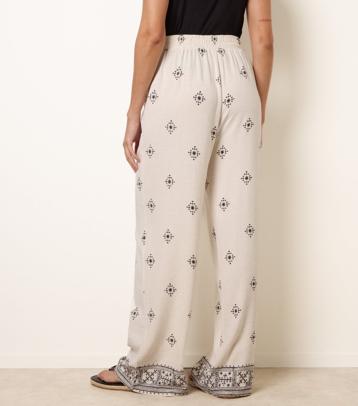 Blue Vanilla Women's Stone Embroidered Trousers Blue Vanilla New Look - 4