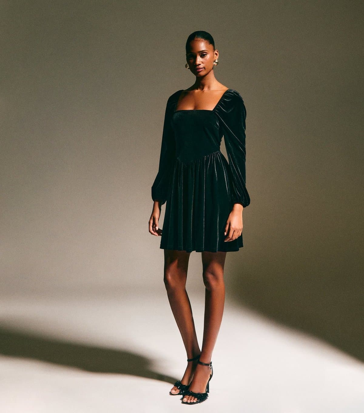 New Look Women's Black Velvet Square Neck Mini Dress New Look