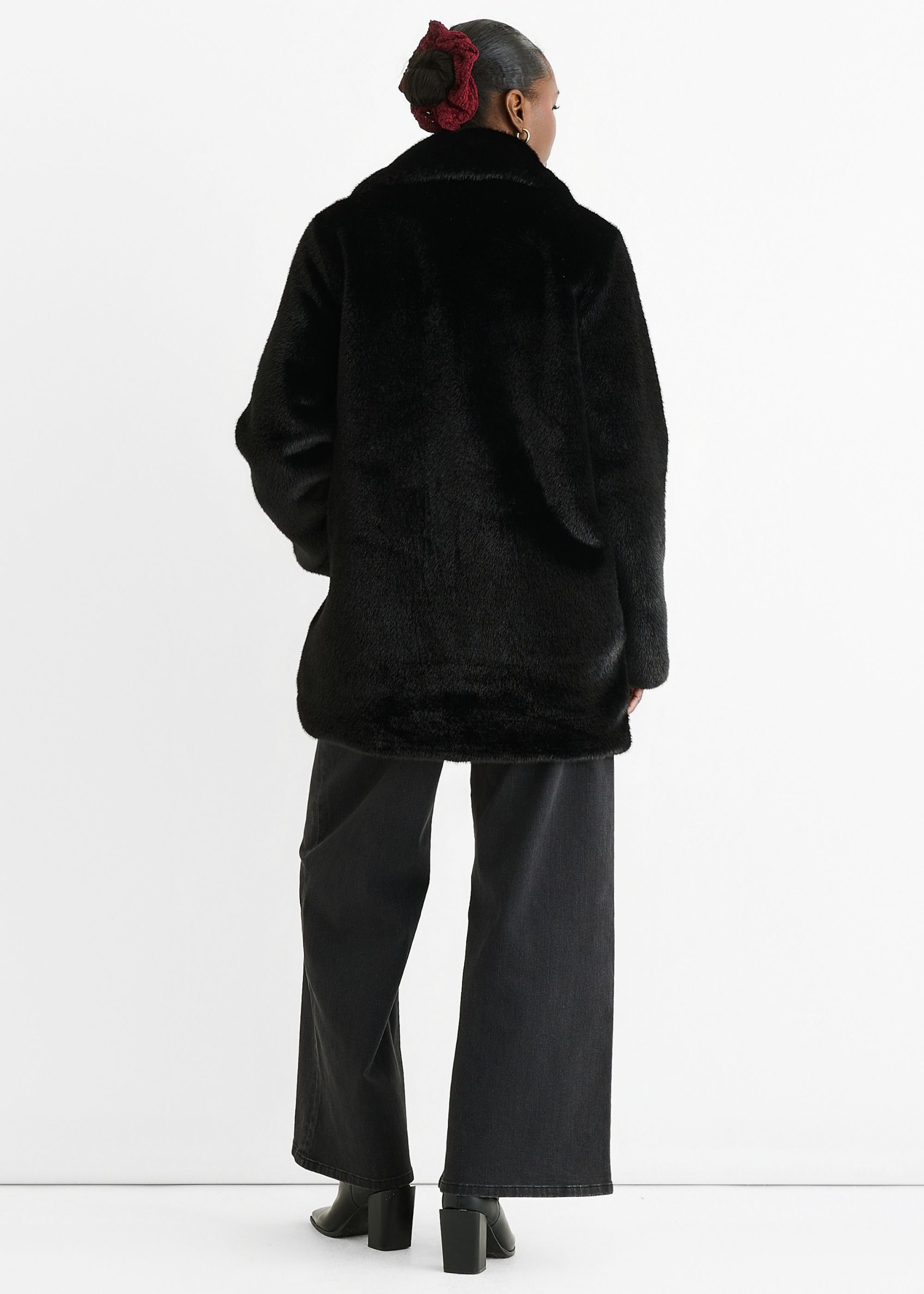 Gini London Gini London Women's Black Faux Fur Double Breasted Longline Jacket - 4