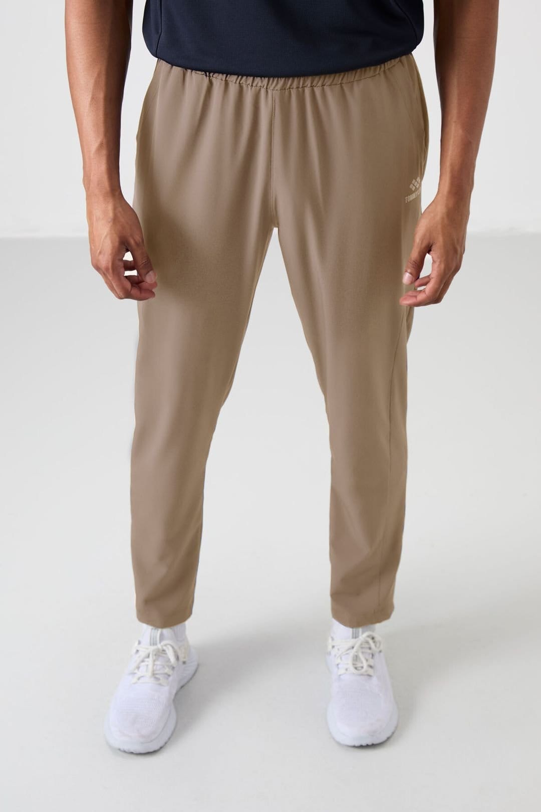 Tommy Life Tommy Life Men's Straight-leg Seamless Sweatpants in Khaki - 4