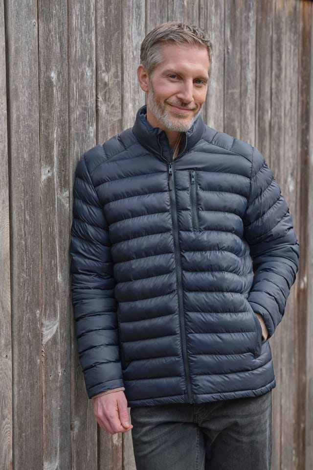 WoolOvers WoolOvers Men's Beacon Puffer Jacket in Navy - 3