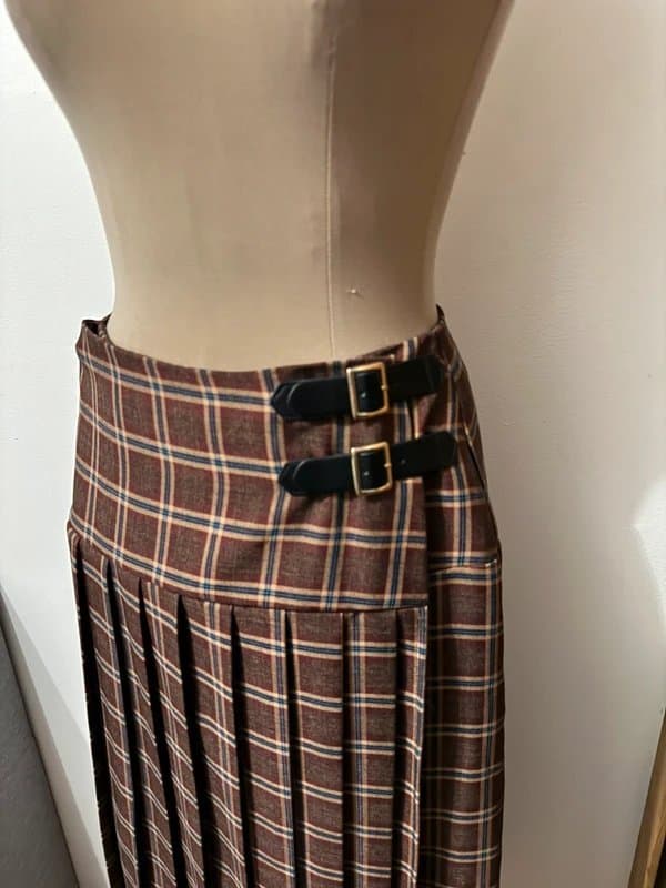 ASOS Design brown midi skirt pleated pleats buckle detail kilt tartan check plaid size 10