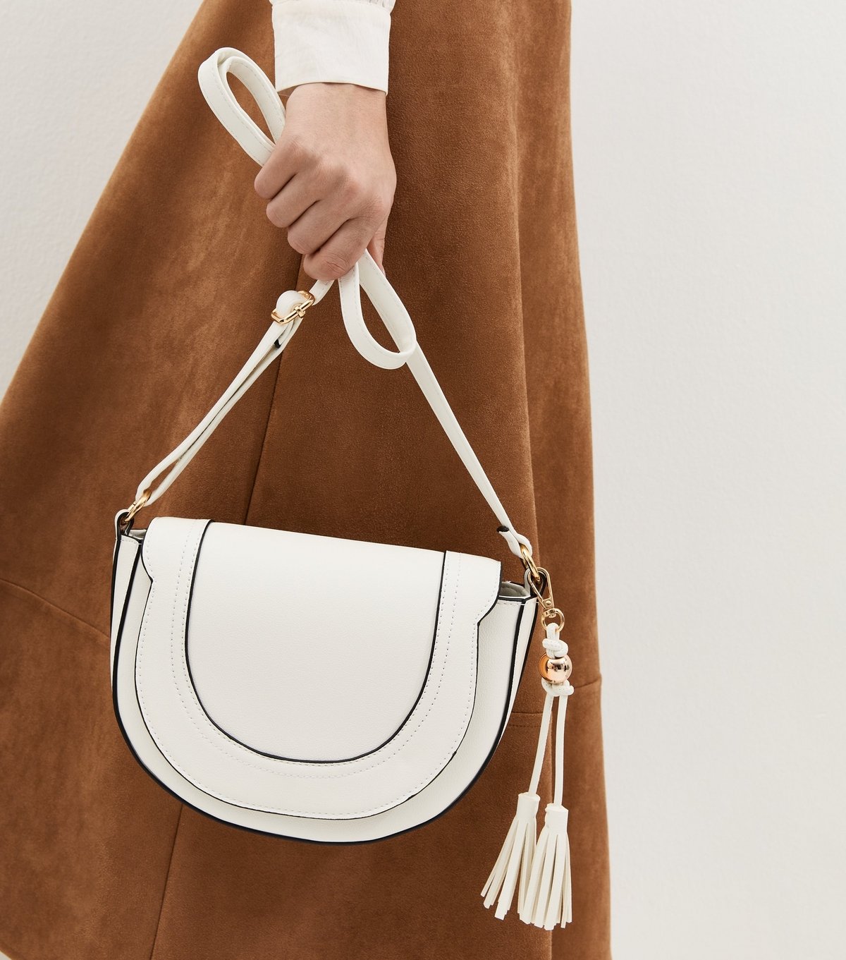 New Look White Faux Leather Saddle Crossbody Bag New Look - 2