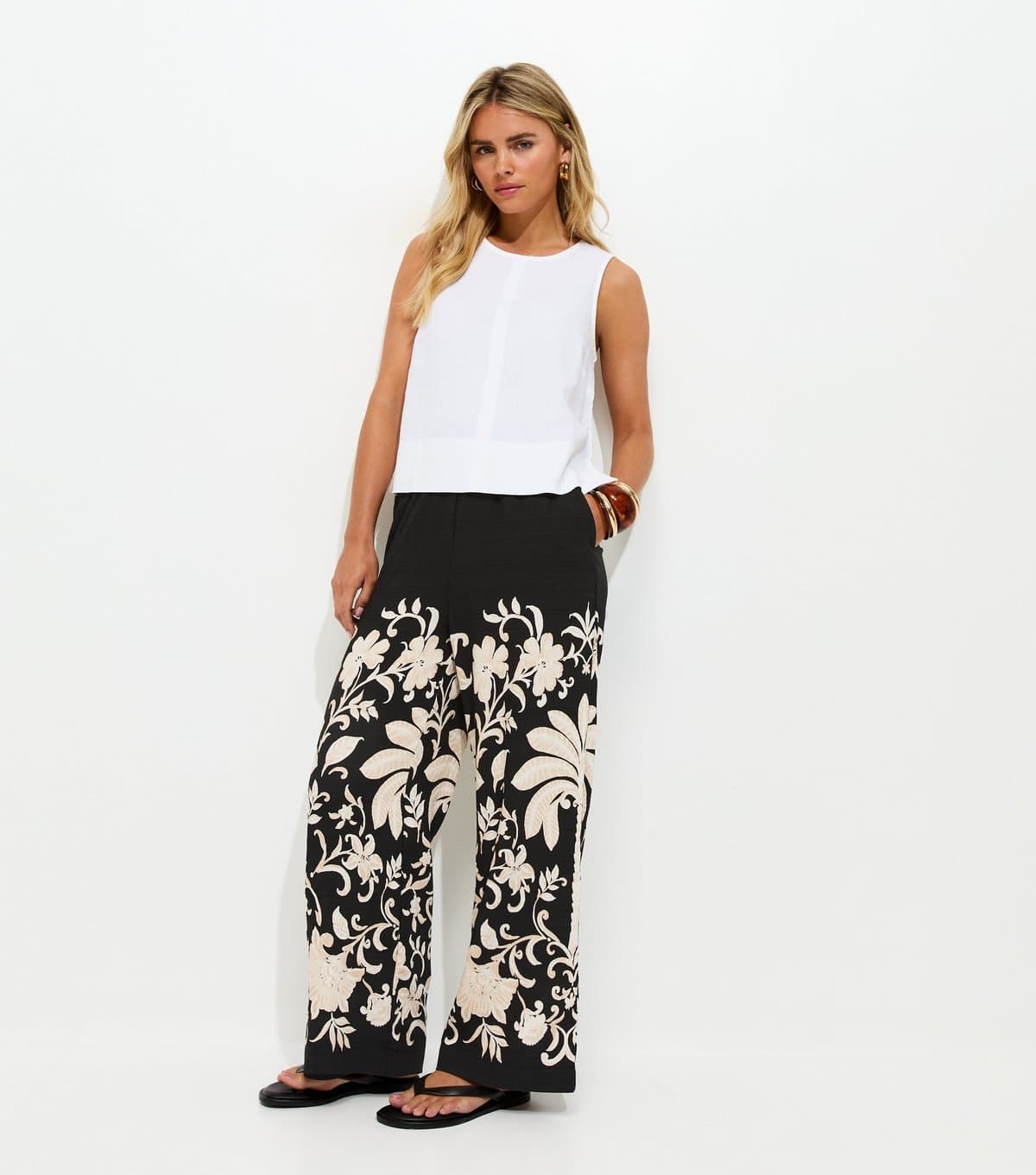 New Look Women's Petite Black Floral Wide Leg Trousers New Look