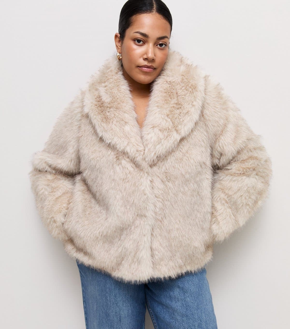New Look Women's Plus Size Cream Faux Fur Short Jacket Curves New Look