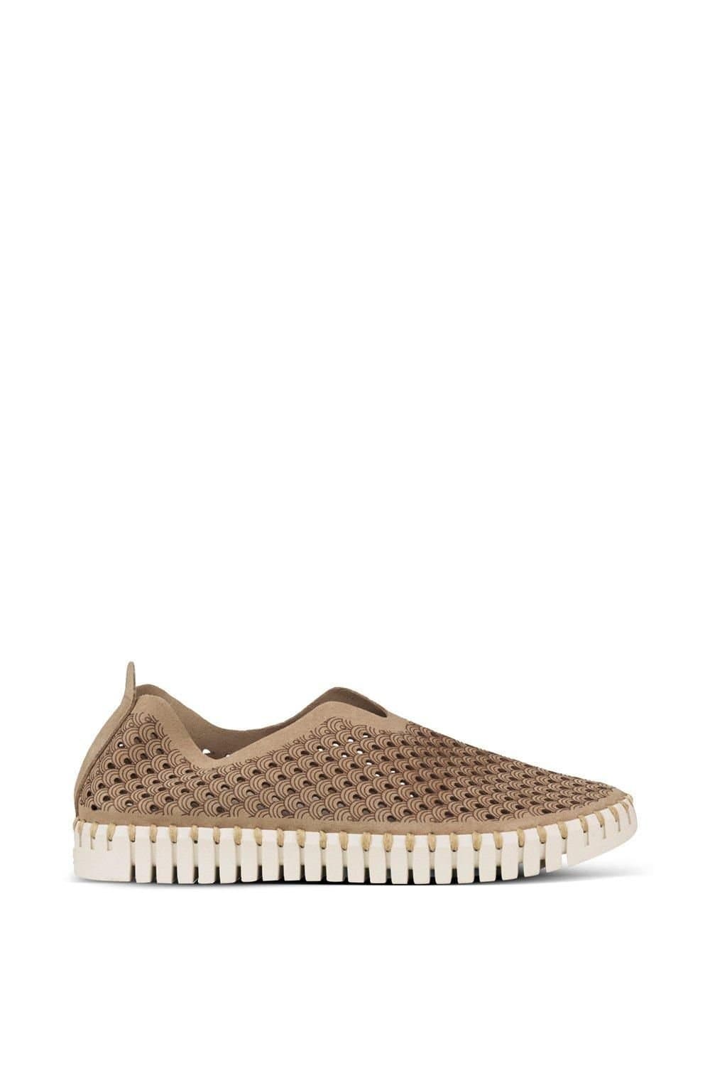 ILSE JACOBSEN Ilse Jacobsen Women's Tulip Laser Cut Out Shoe Latte in Tan