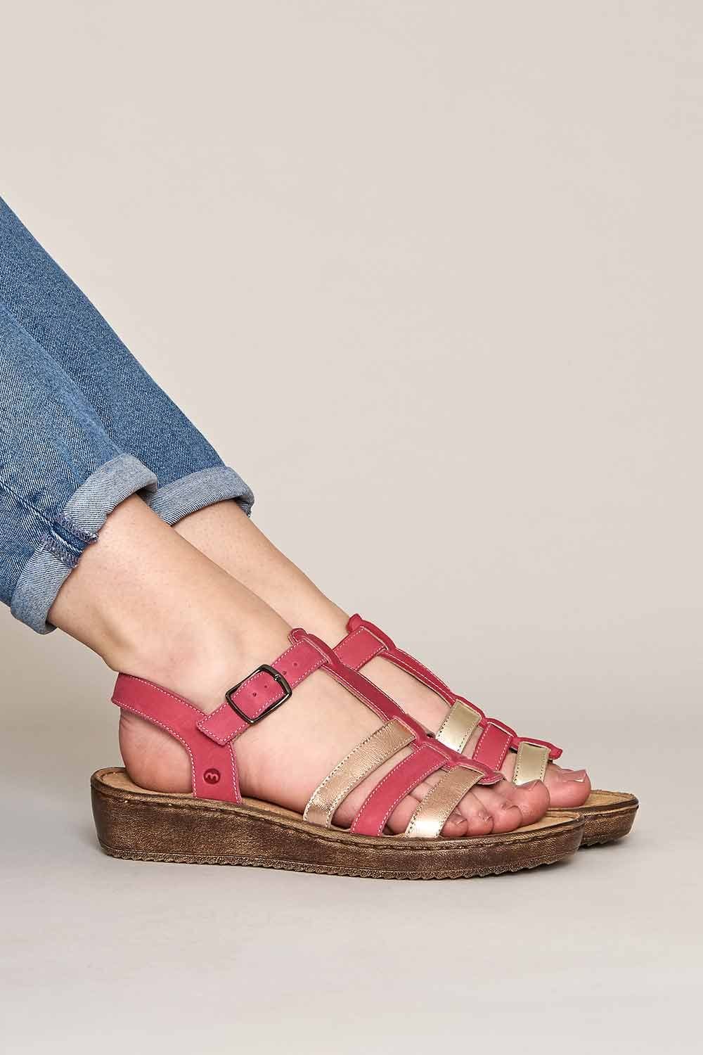 Moshulu Moshulu Women's 'Paradas' Platform Wedge Strappy Sandals in Pink - 3