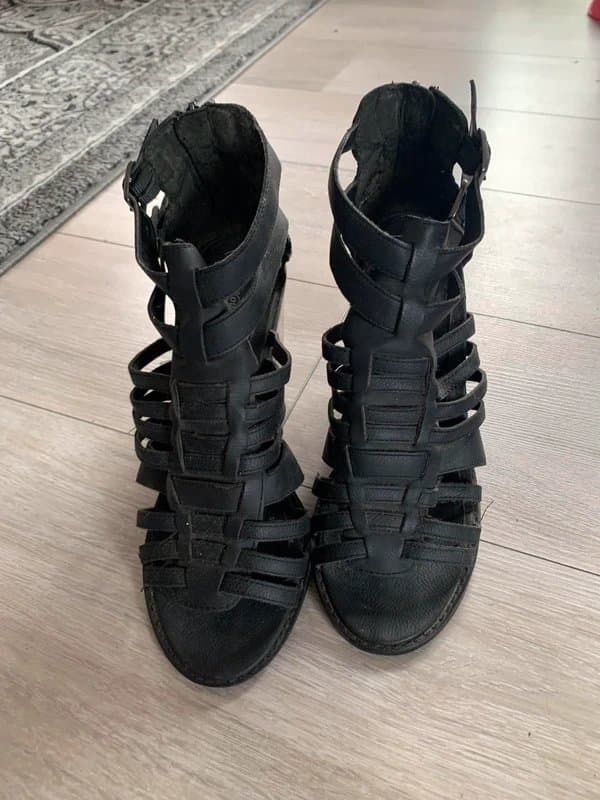 New Look Black Gladiator heeled sandals
