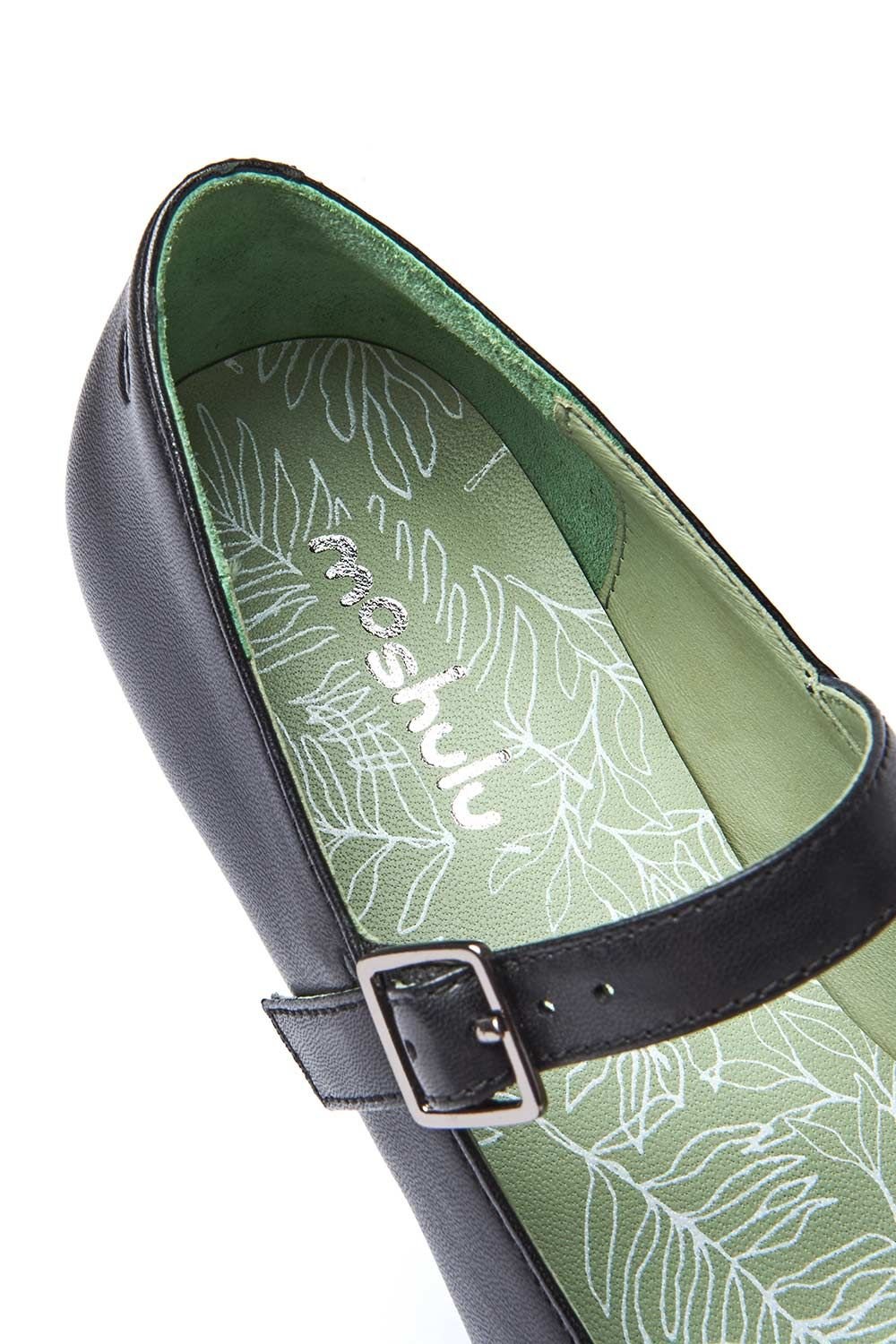 Moshulu Moshulu Women's 'Hebei' Front Buckle Block Heels in Black - 4