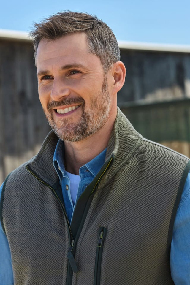 WoolOvers WoolOvers Men's Textured Zip Through Gilet in Green - 3