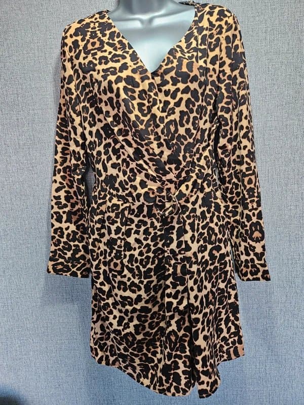 Boohoo Boohoo leopard print wrap dress UK 10 animal print mini dress long sleeve belted v neck