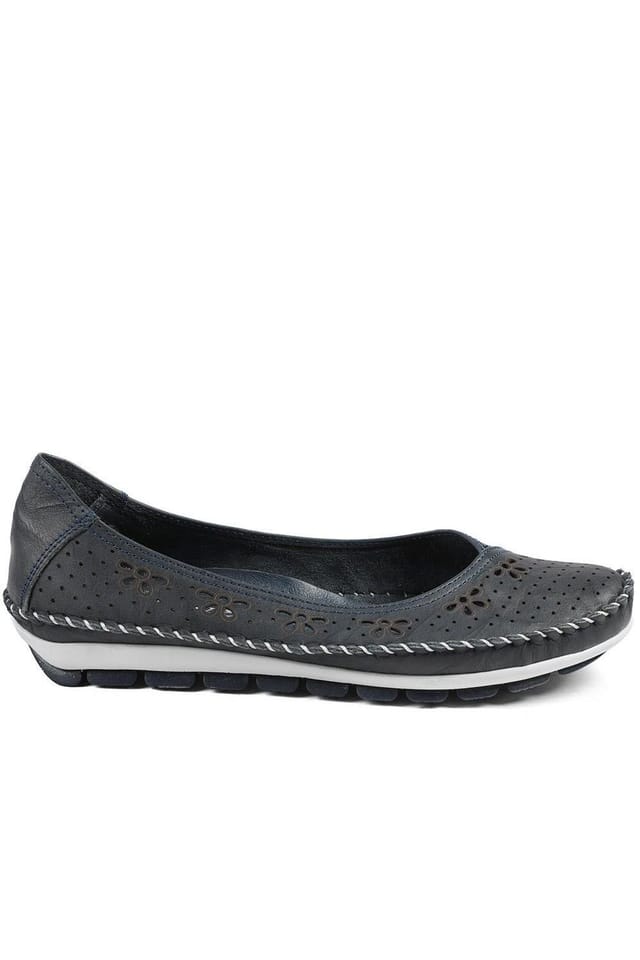 Pavers Pavers Women's Breathable All Leather Grippy Pumps in Navy - 2