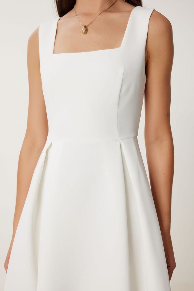 Happiness Istanbul Happiness Istanbul Women's Square Collar A-Form Midi Dress with Zipper Closure in White - 3