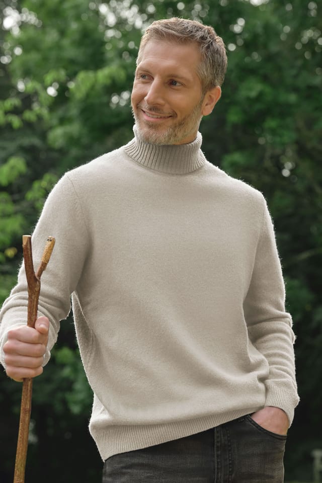 WoolOvers WoolOvers Men's Mens Lambswool Polo Neck Jumper in Cream - 2