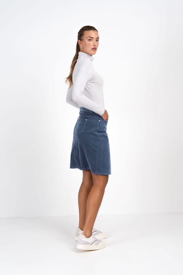 Kettlewell Kettlewell Women's Jamie Cord Knee Length Skirt in Mid Blue - 3