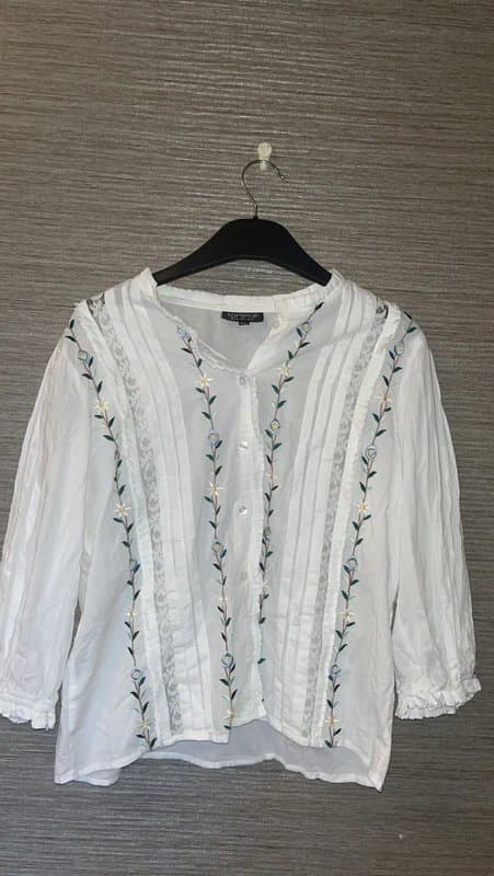 Topshop Topshop embroidered white shirt