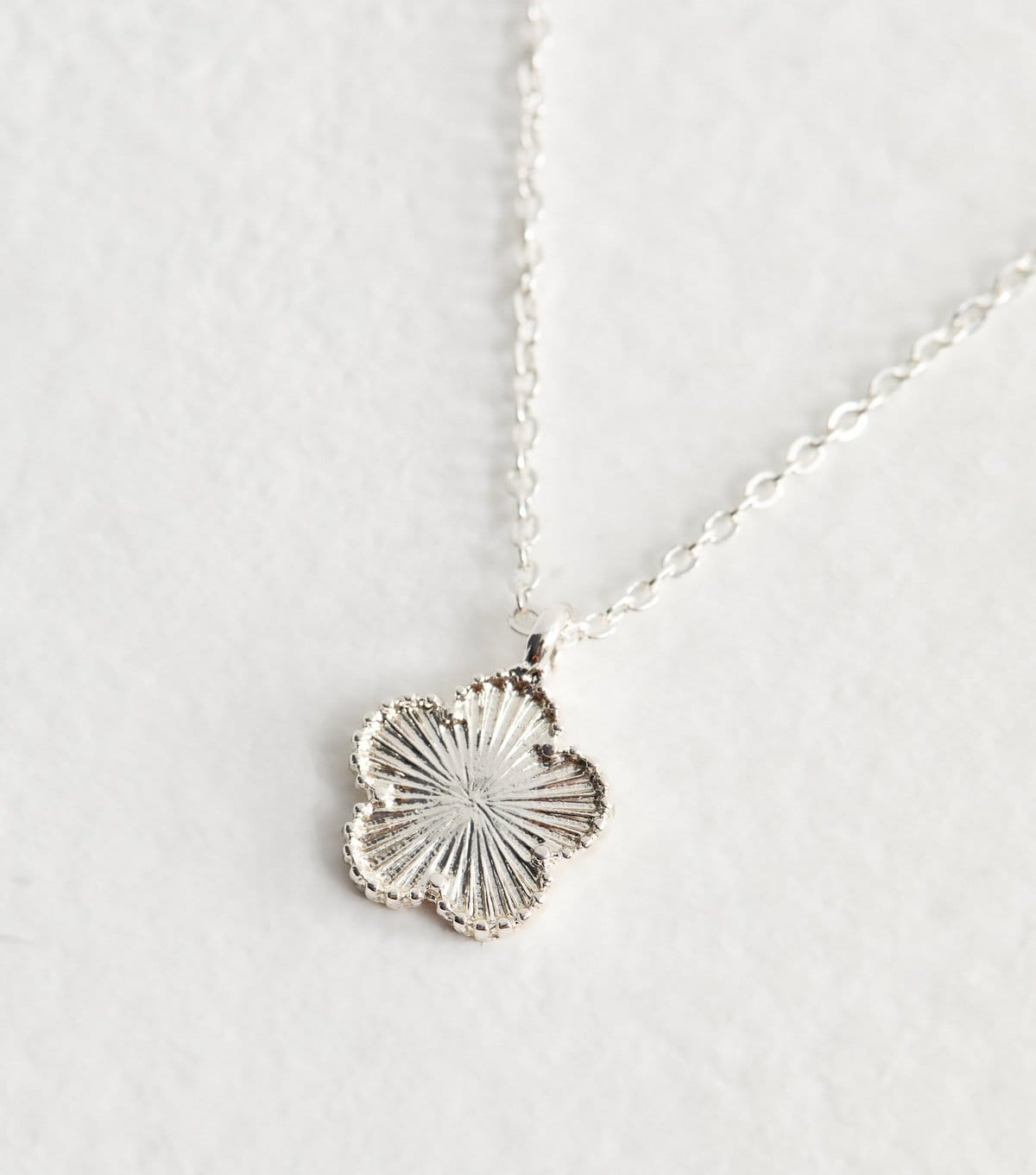 New Look Silver Plated Flower Necklace New Look - 4