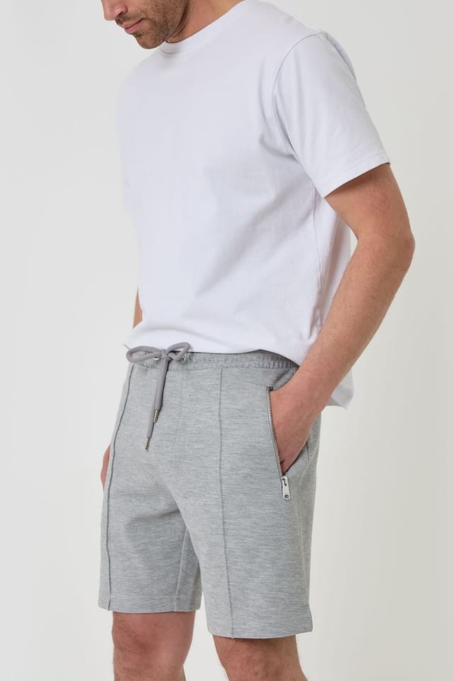 Threadbare Threadbare Men's Pique Pleated Sweat Shorts in Light Grey - 3