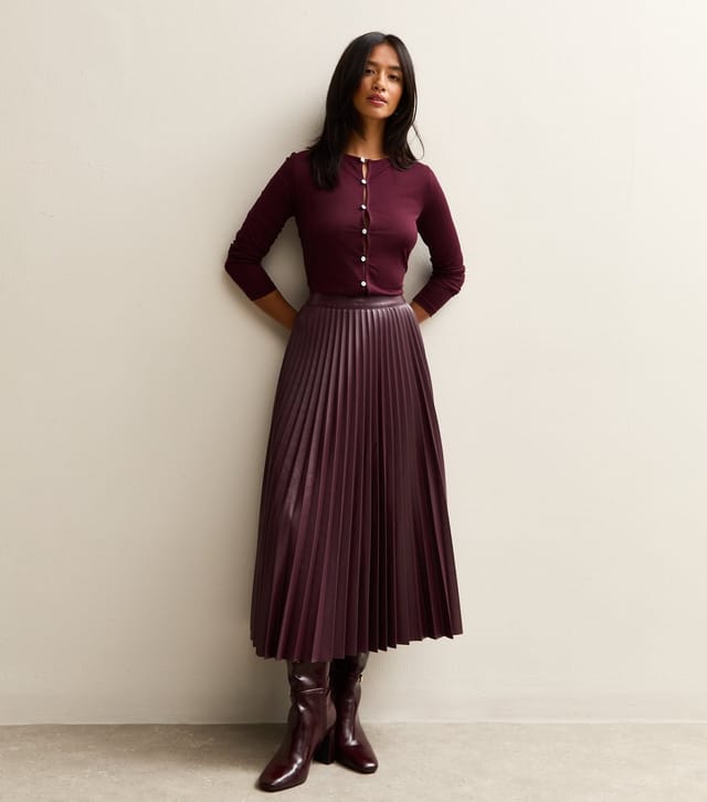 New Look Women's Petite Dark Burgundy Faux Leather Pleated Midi Skirt New Look - 2