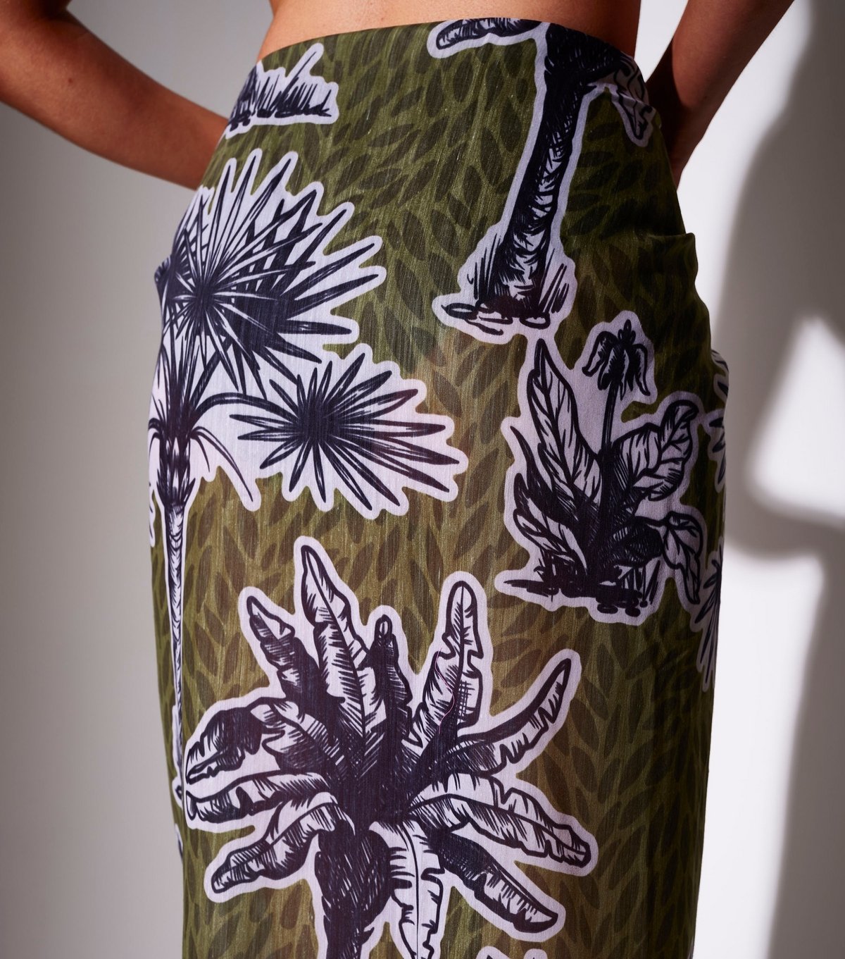 South Beach Women's Green Palm Tree Print Sarong South Beach New Look - 4