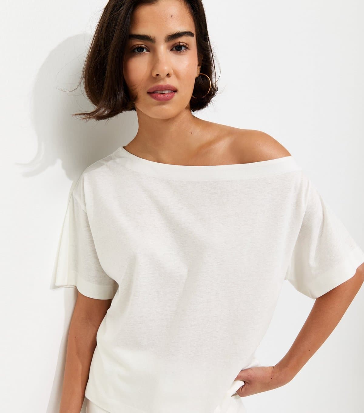 New Look Women's Cream Textured Off The Shoulder T-Shirt New Look