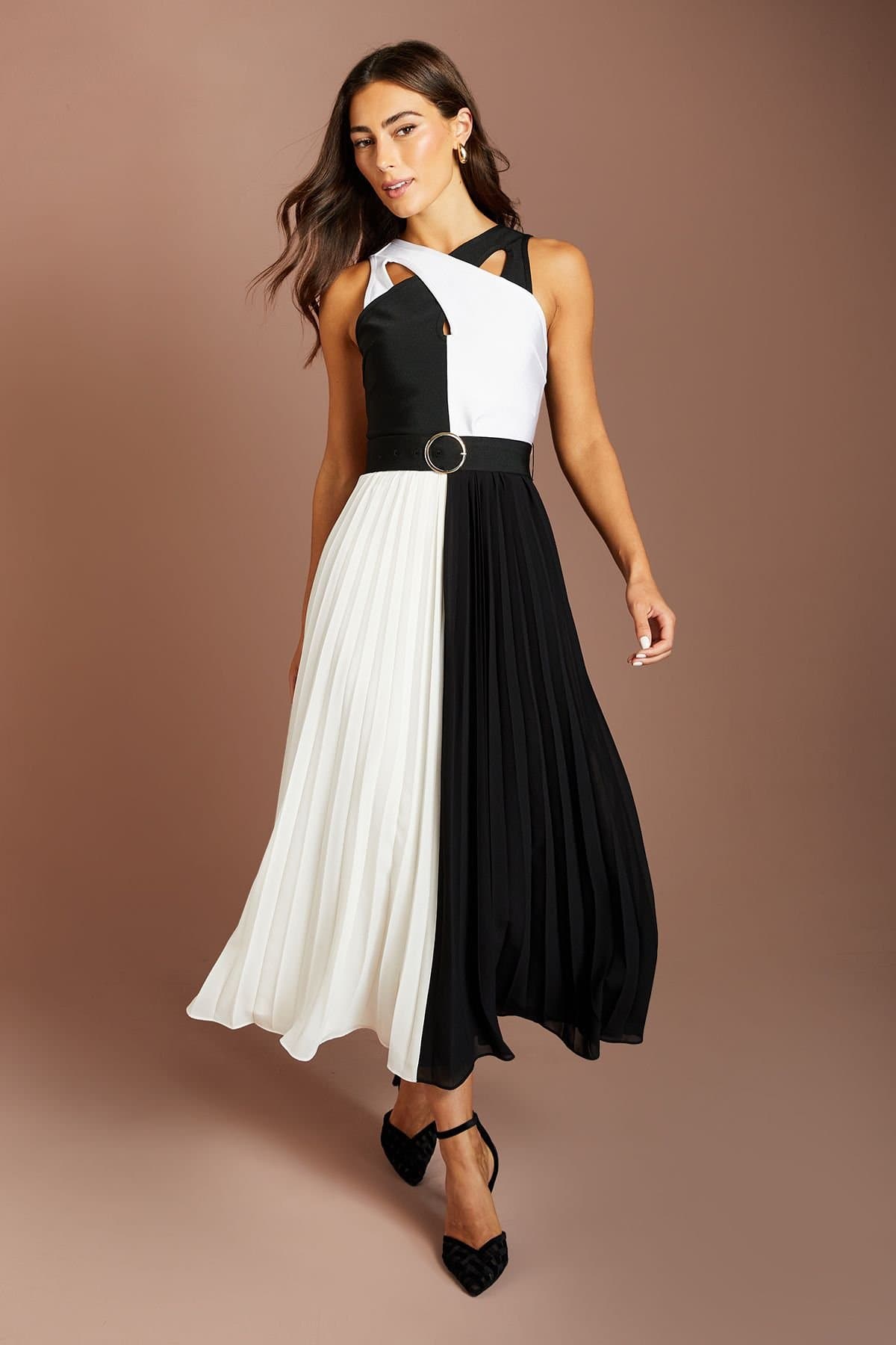 Coast Coast Women's Bandage Cross Neck Pleated Skirt Midi Dress in Mono