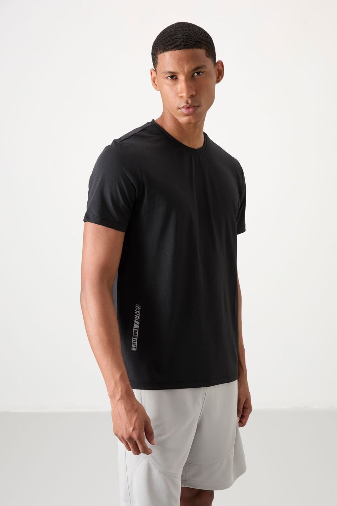 Tommy Life Tommy Life Men's Regular Fit Crew Neck T-Shirt in Black - 4