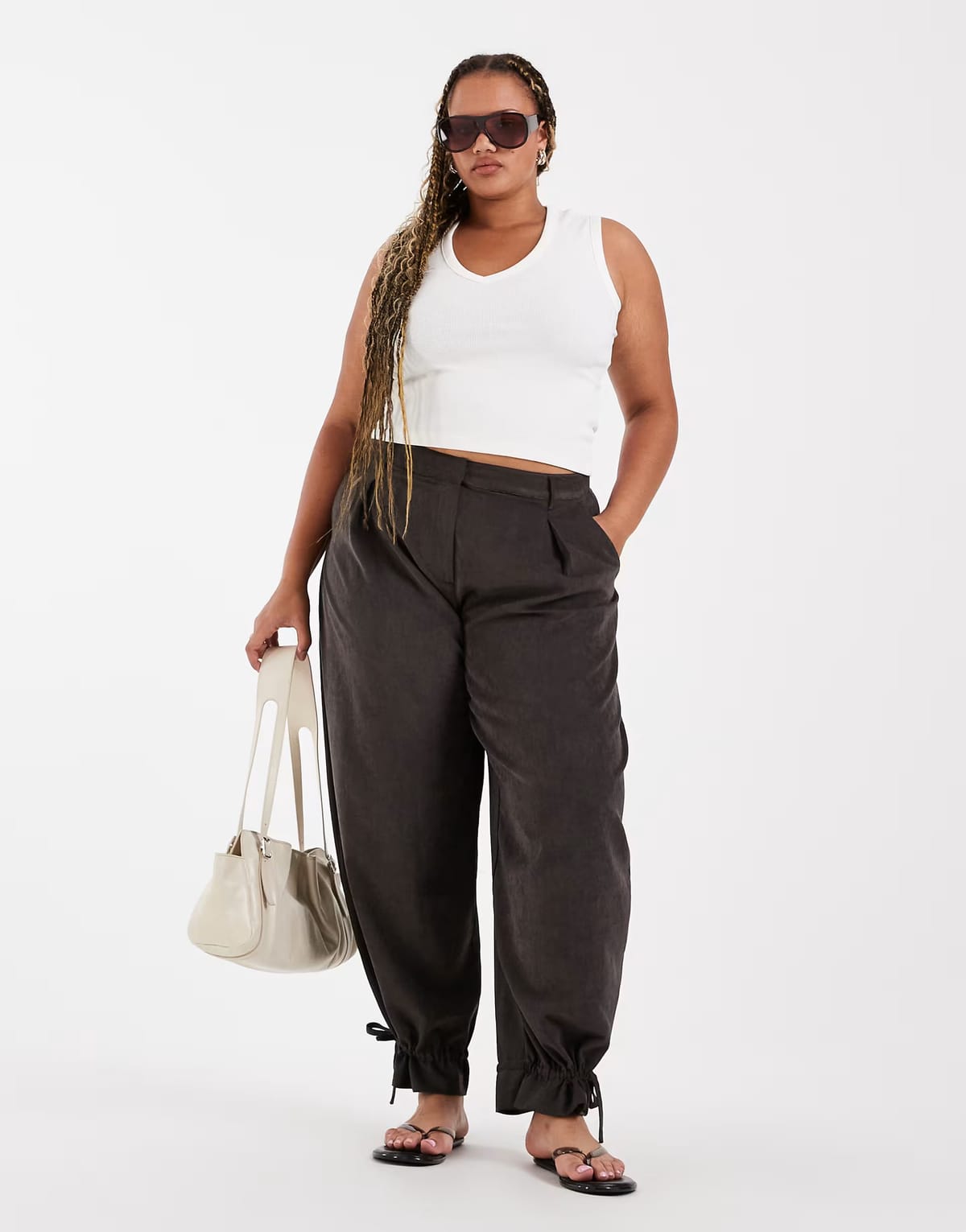 ASOS ASOS DESIGN Curve Tailored tailored balloon trouser with frill hem in brown - 1