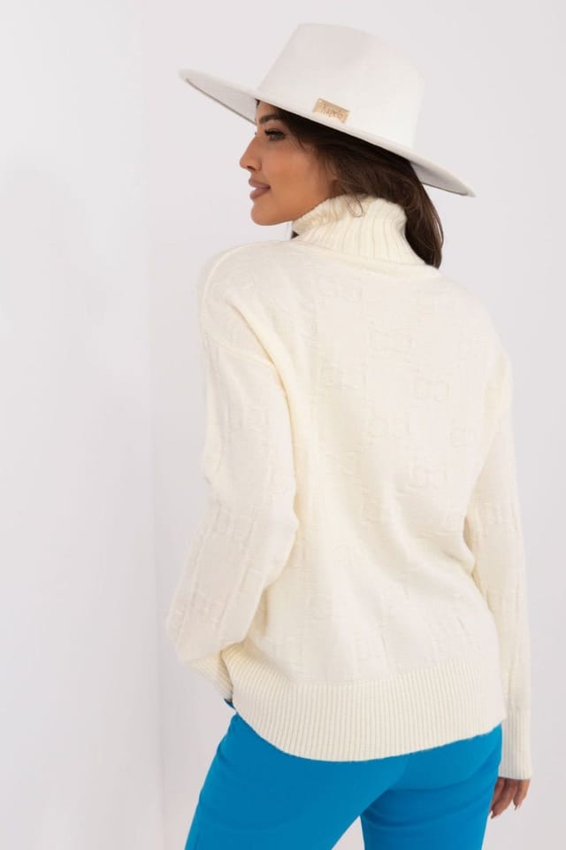 Love Lace Love Lace Women's Textured Turtleneck Sweater for Everyday Wear in Cream - 3
