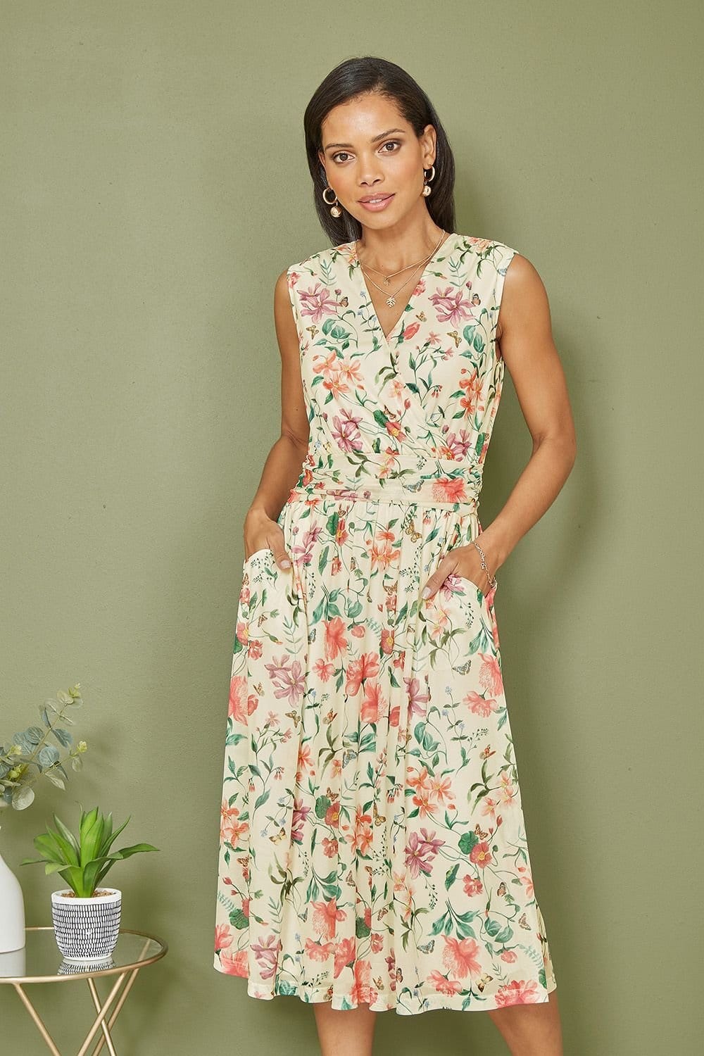 Yumi Ivory Floral Print Midi Dress With Pockets