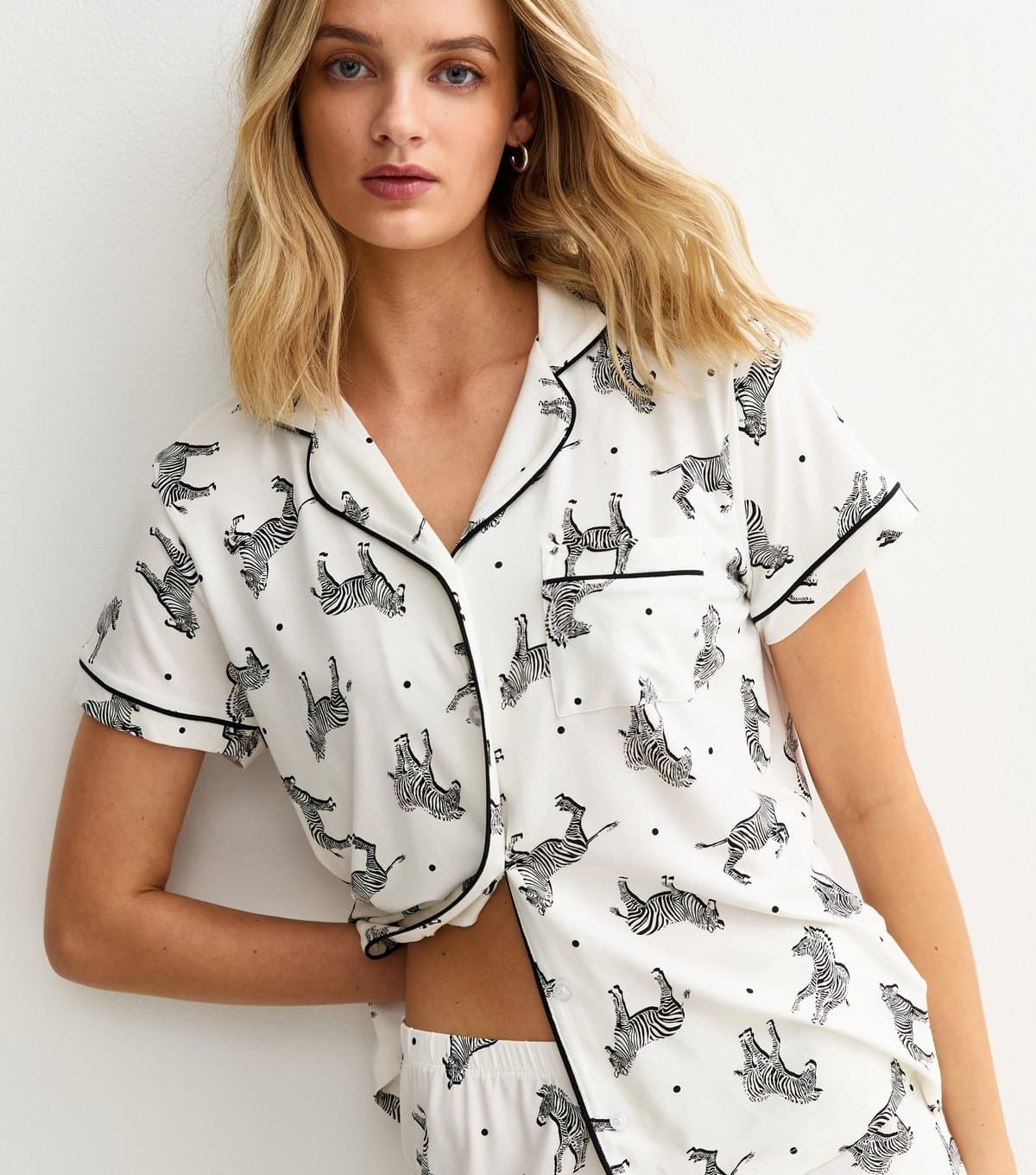 New Look Women's White Zebra Print Revere Collar Shirt and Shorts Pyjama Set New Look