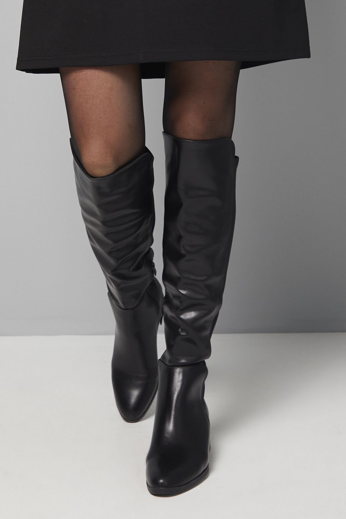 Wallis Wallis Women's Hannah Stretch Back Almond Toe Low Heel Knee Boots in Black - 3