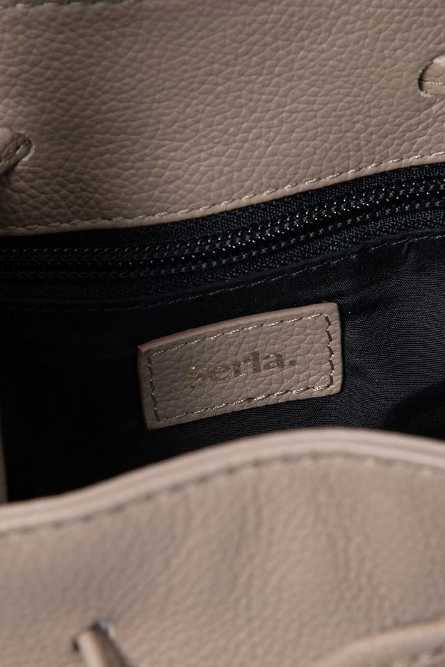 Serla Serla Women's Margot Real Leather Crossbody Bag in Taupe - 3