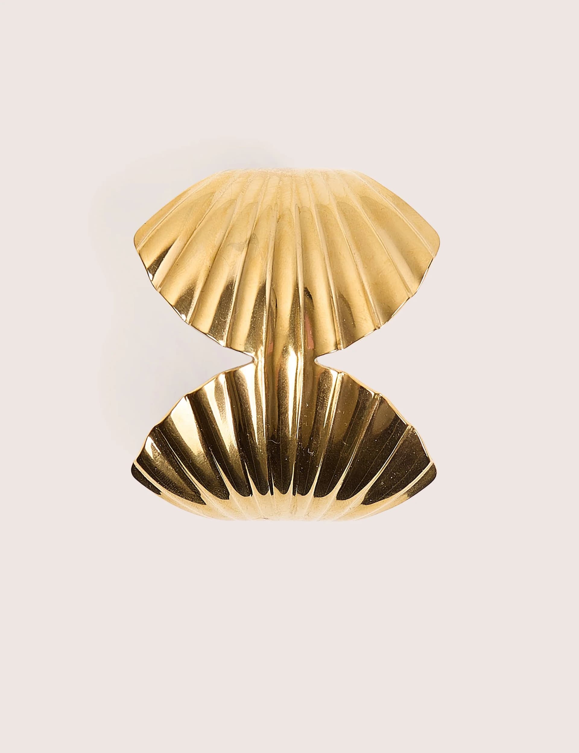 Public Desire Public Desire Shell Adjustable Cuff in Gold